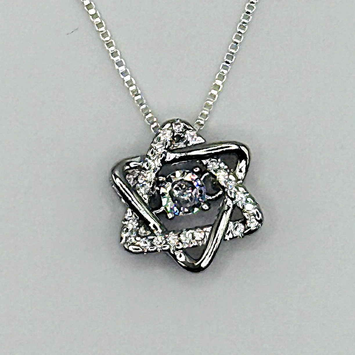 Dancing Crystal Twinkling Star Pendant Necklace