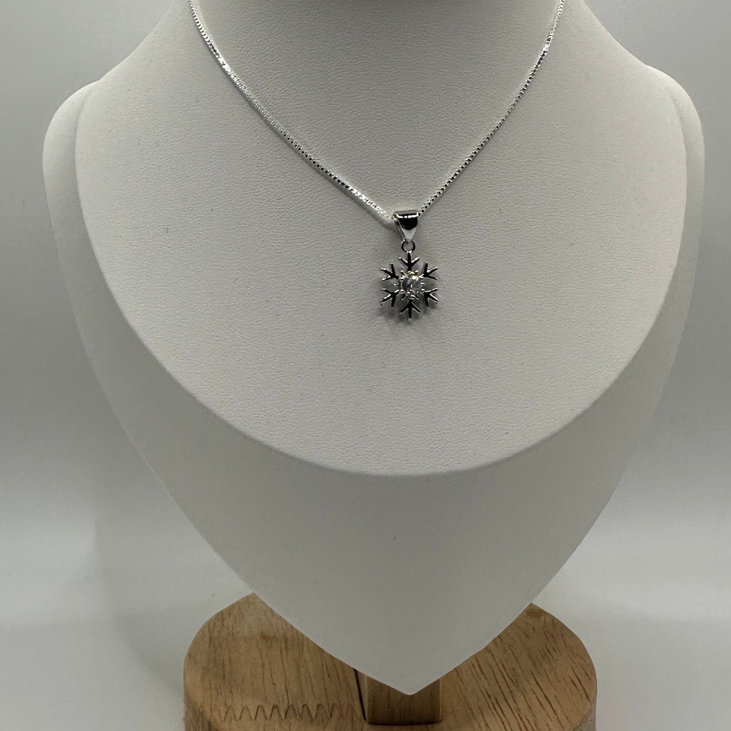 silver snowflake necklace