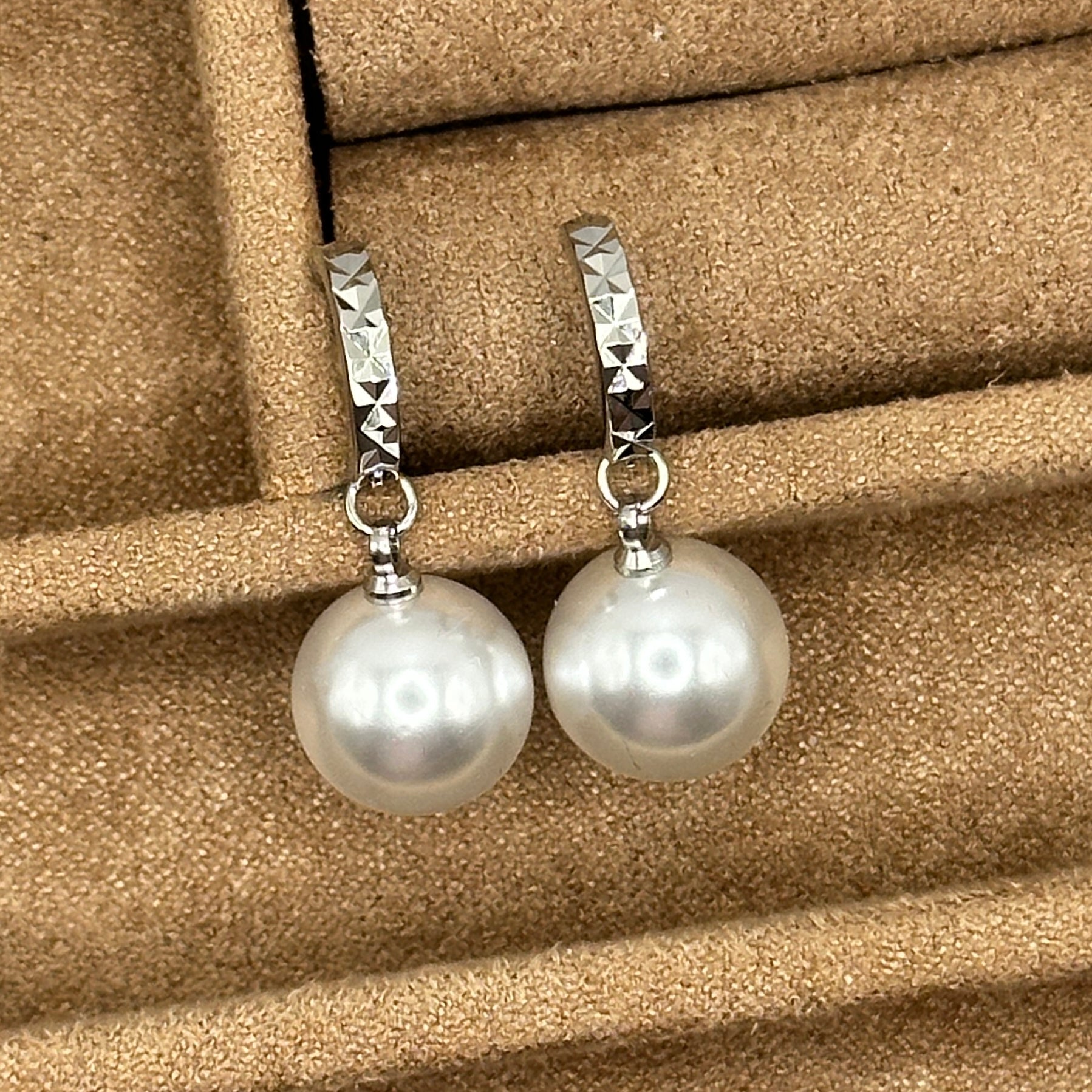 diamond cut hoop pearl earrings