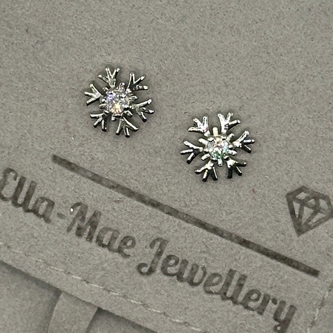 silver snowflake stud earrings