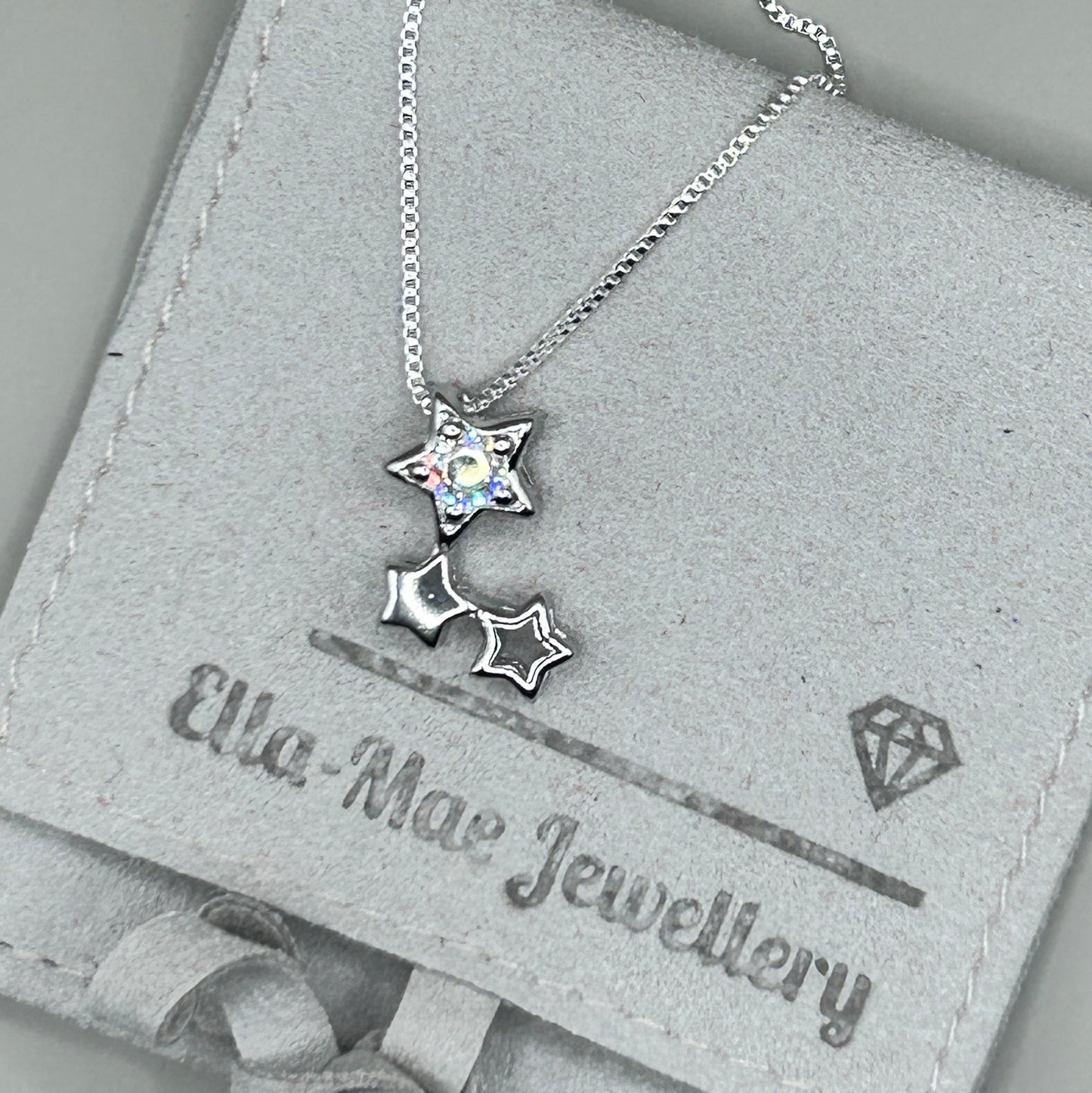 triple star pendant on box chain