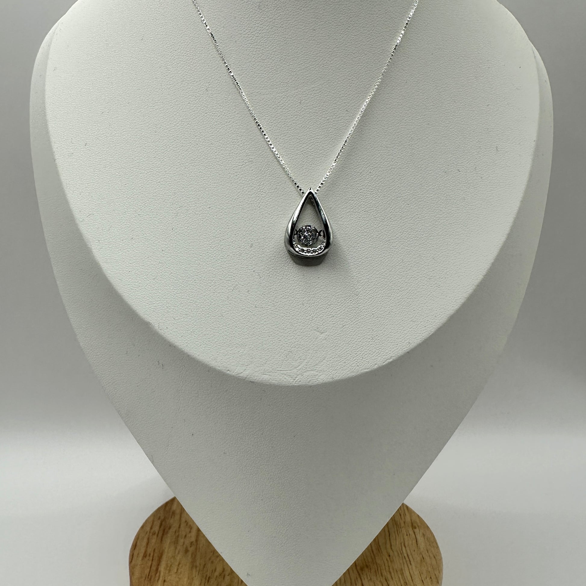 waterdrop necklace