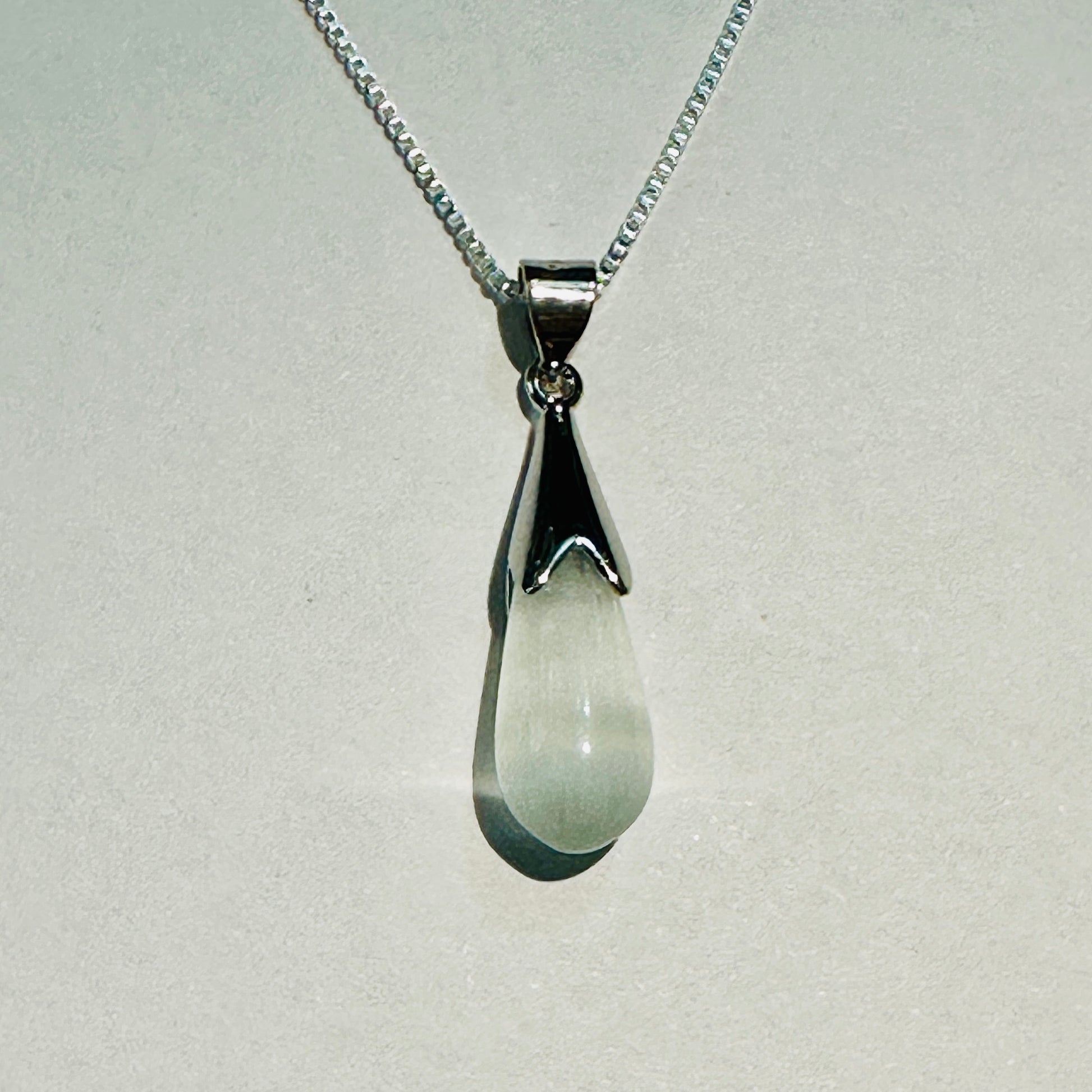 white moonstone drop pendant silver necklace